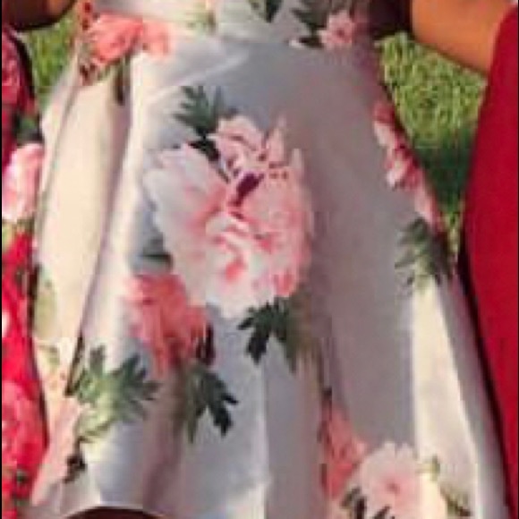 Floral Halter Top Dress - Picture 3 of 6